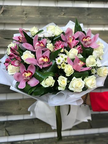 Букет цветов из: Розы и Хризантемы в Преображенское