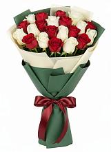 Букет Микс из красных и белых роз в Преображенское