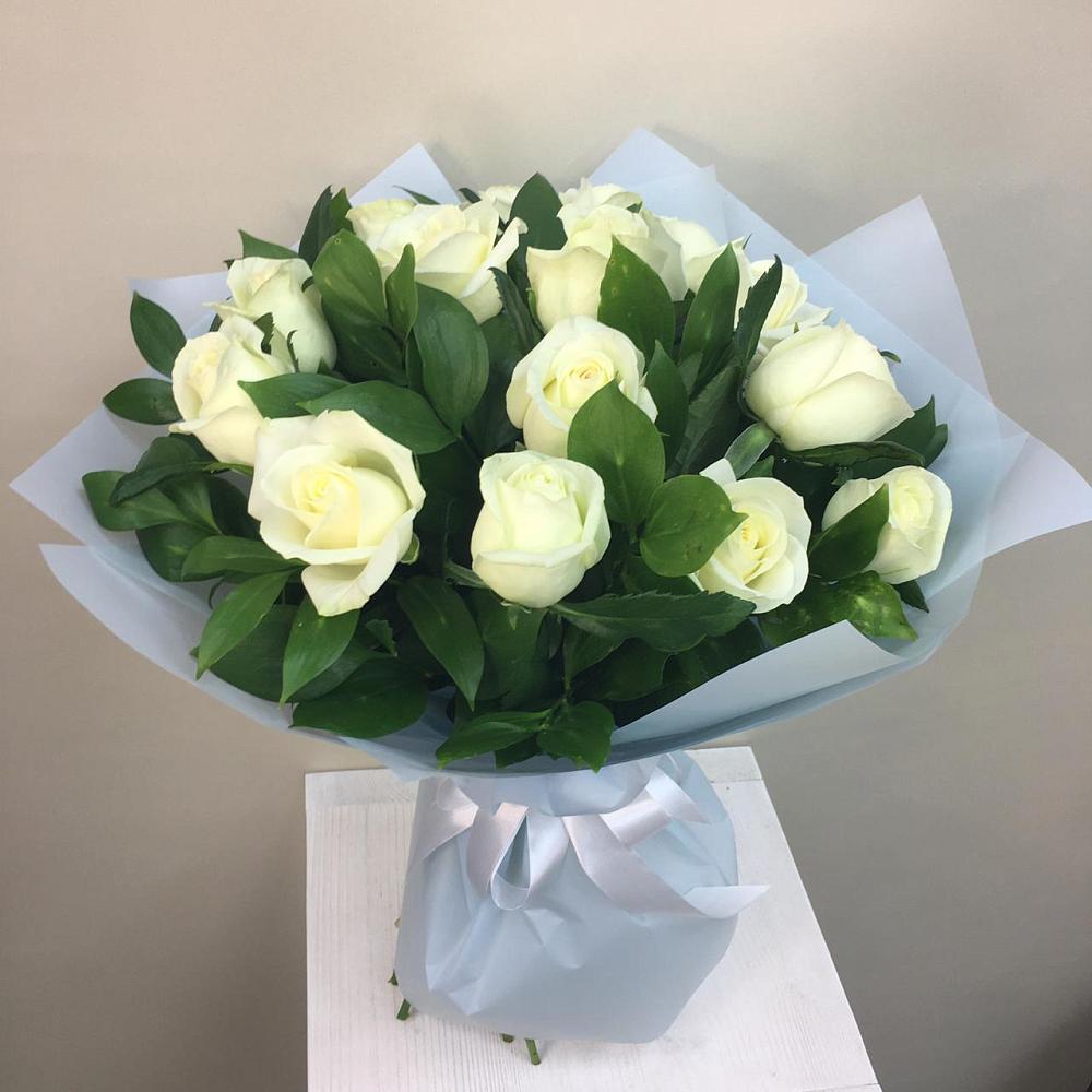 Букет 15 Белых роз Проуд в Преображенское