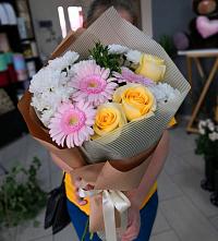 Букет цветов из:  Герберы, Розы и Хризантемы в Преображенское
