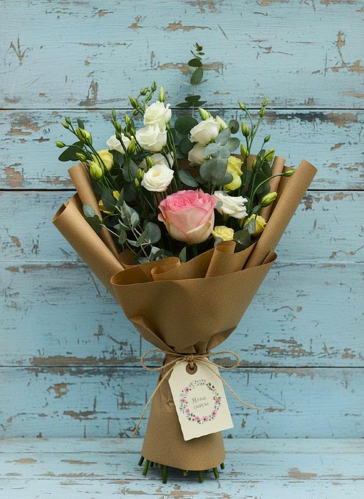 Букет цветов из: Розы и Лизиантусы в Преображенское