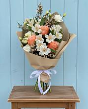Букет цветов из:  Альстромерии, Лизиантусы, Розы и Хризантемы в Преображенское
