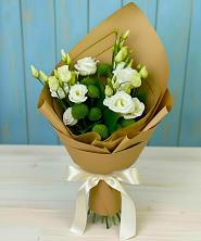 Букет цветов из:  Хризантемы и Лизиантусы в Преображенское