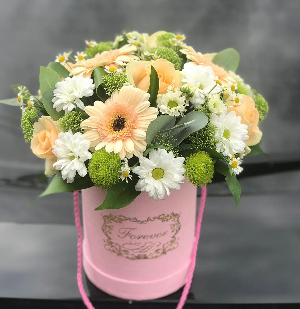 Цветочная композиция из Розы, Герберы и Хризантемы в шляпной коробке в Преображенское