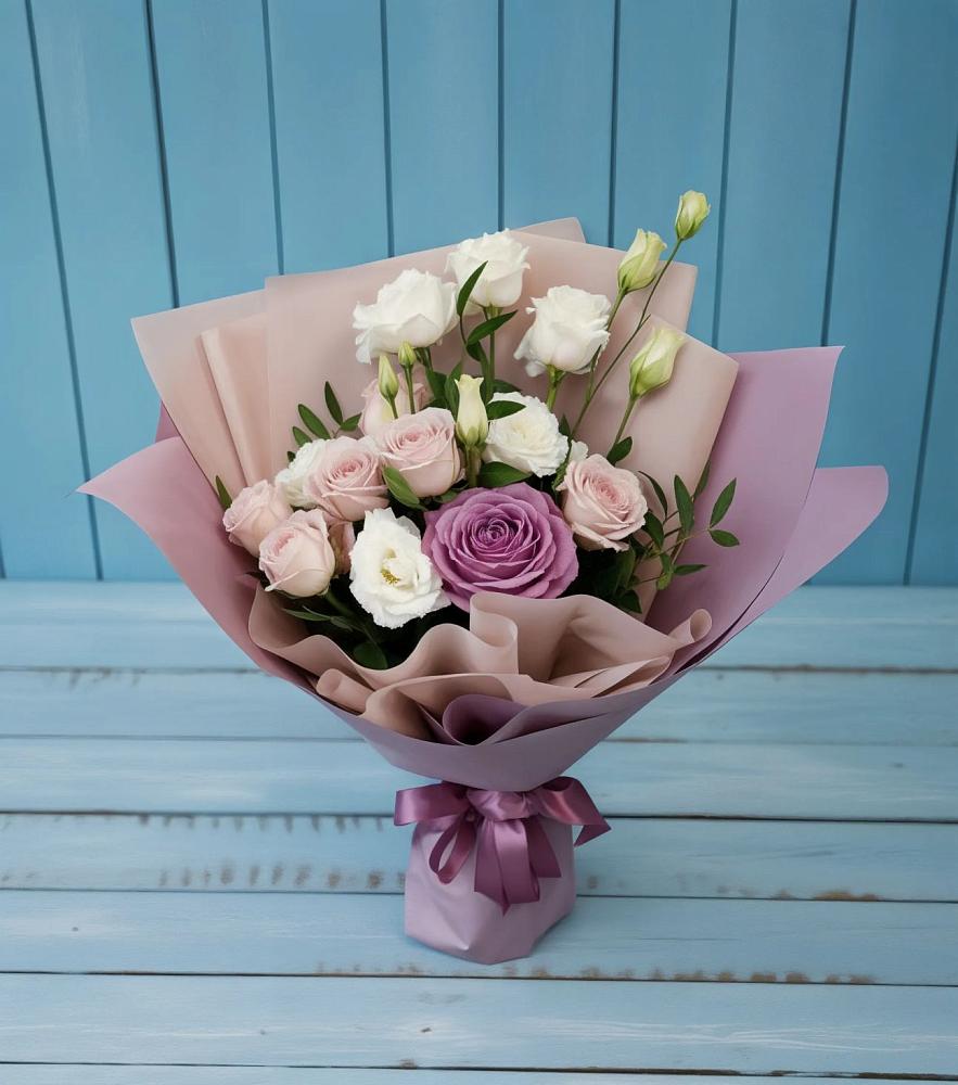 Букет цветов из: Розы и Лизиантусы в Преображенское